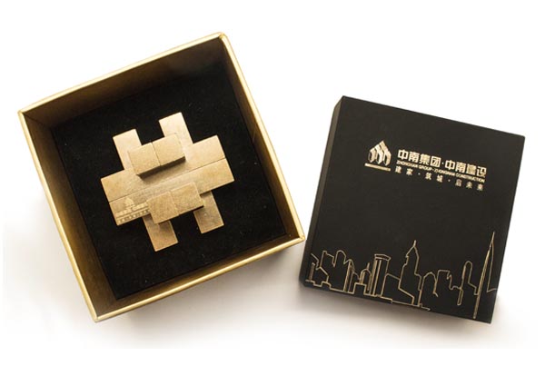 房地產(chǎn)禮品-中南房地產(chǎn)30周年禮品-魯班鎖禮品定制案例