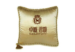 抱枕促銷(xiāo)禮品-卓越君城房地產(chǎn)禮品
