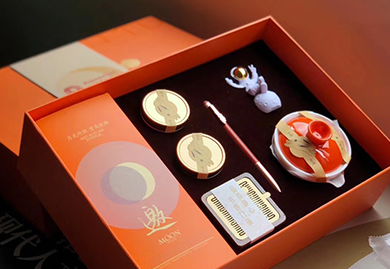 中秋伴手禮，中秋商務(wù)禮品，邀月-茶具+宇航員擺件+月餅